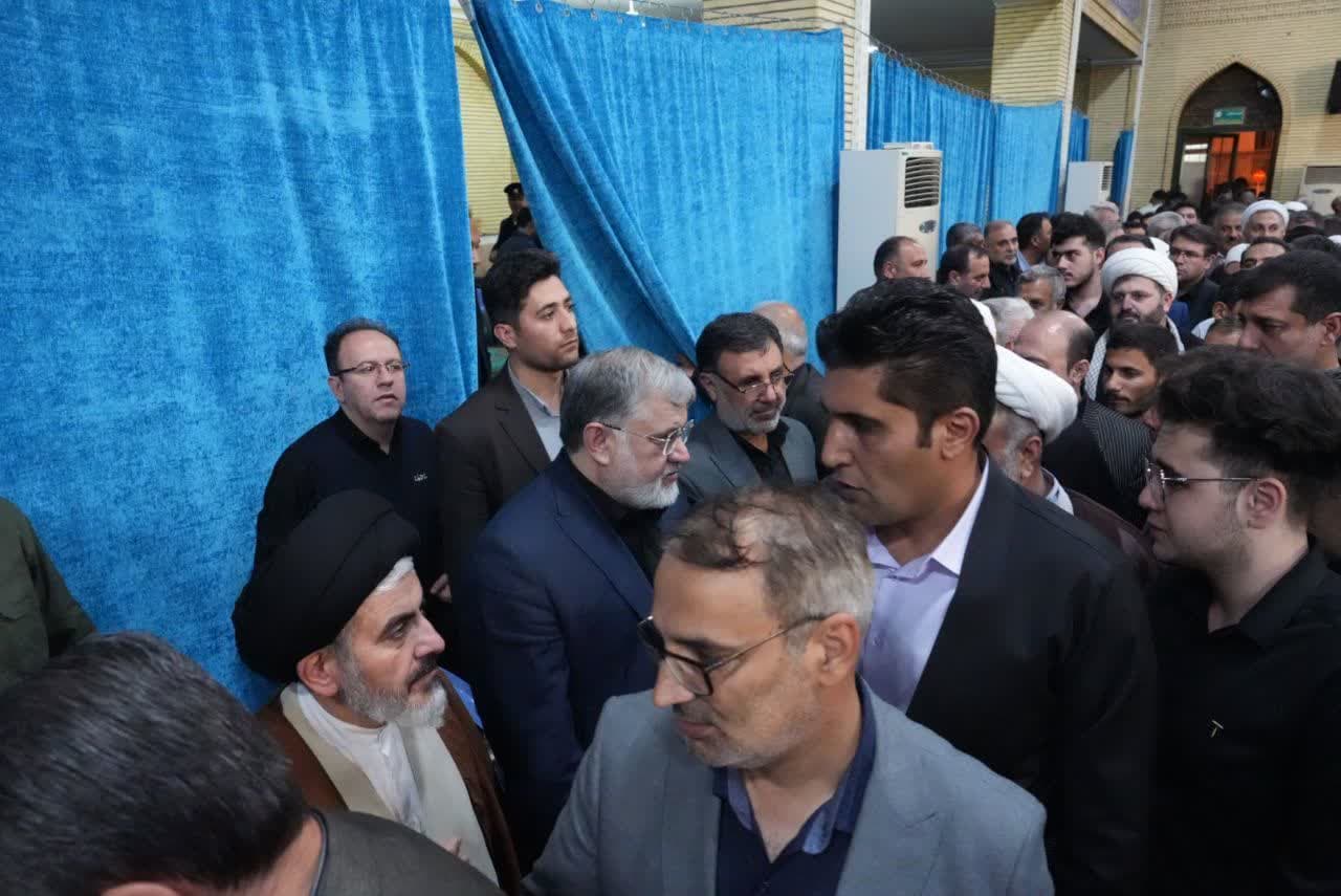آلبوم تصویری / اجتماع امام رضایی های ارومیه در سوگ شهدای حادثه بالگرد