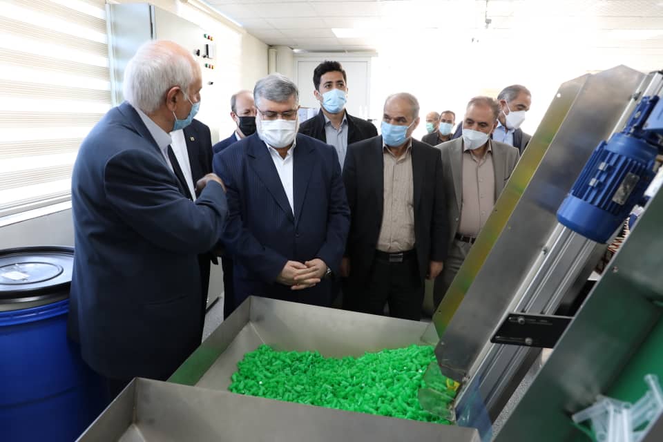 بازدید استاندار آذربایجان غربی از دو واحد دانش بنیان در ارومیه