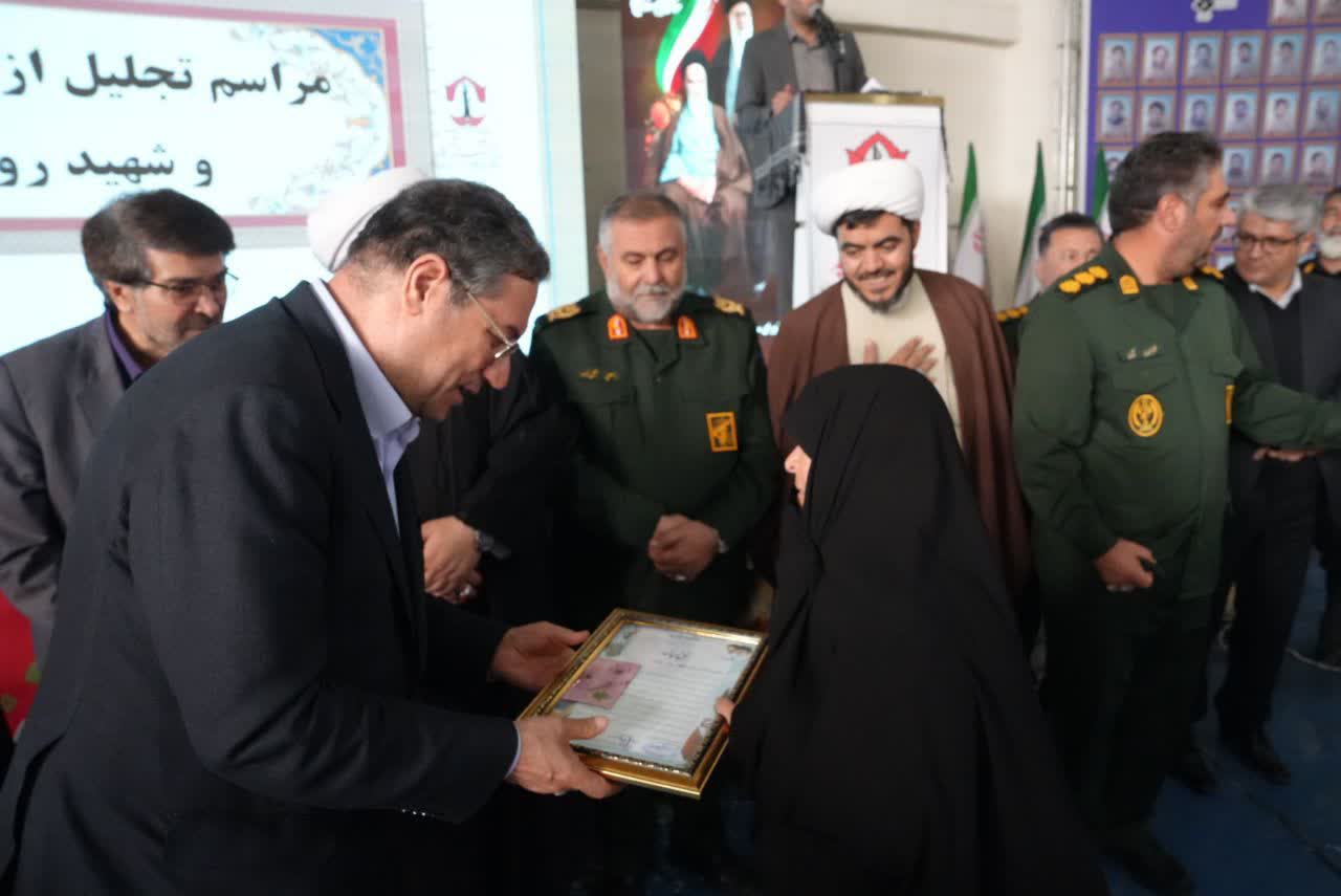 برگزاری اجلاسیه پایانی یادواره 167 شهید شهرستان باروق + تصاویر