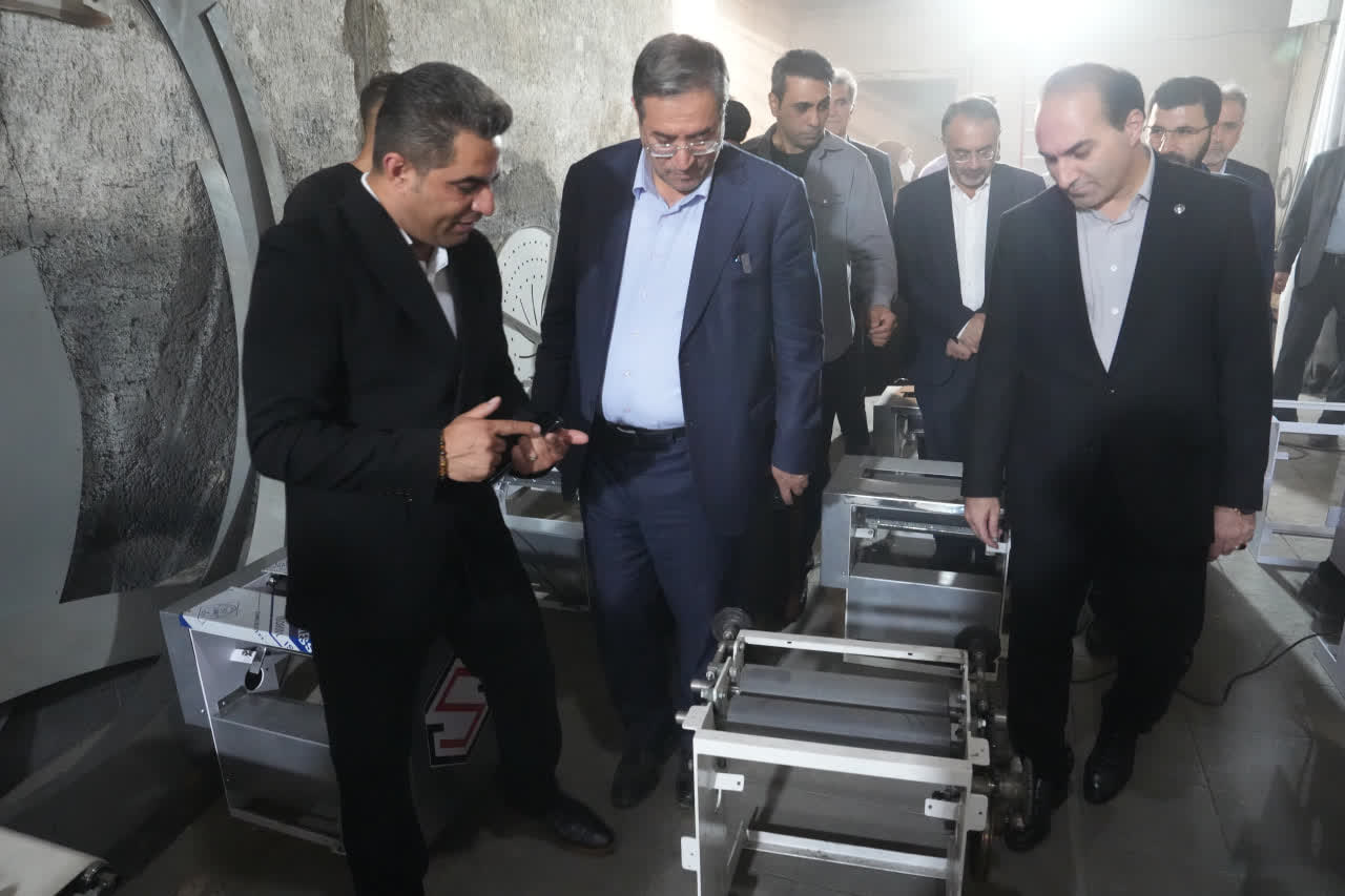 بازدید استاندار آذربایجانغربی از واحد صدرا پخت آذربایجان