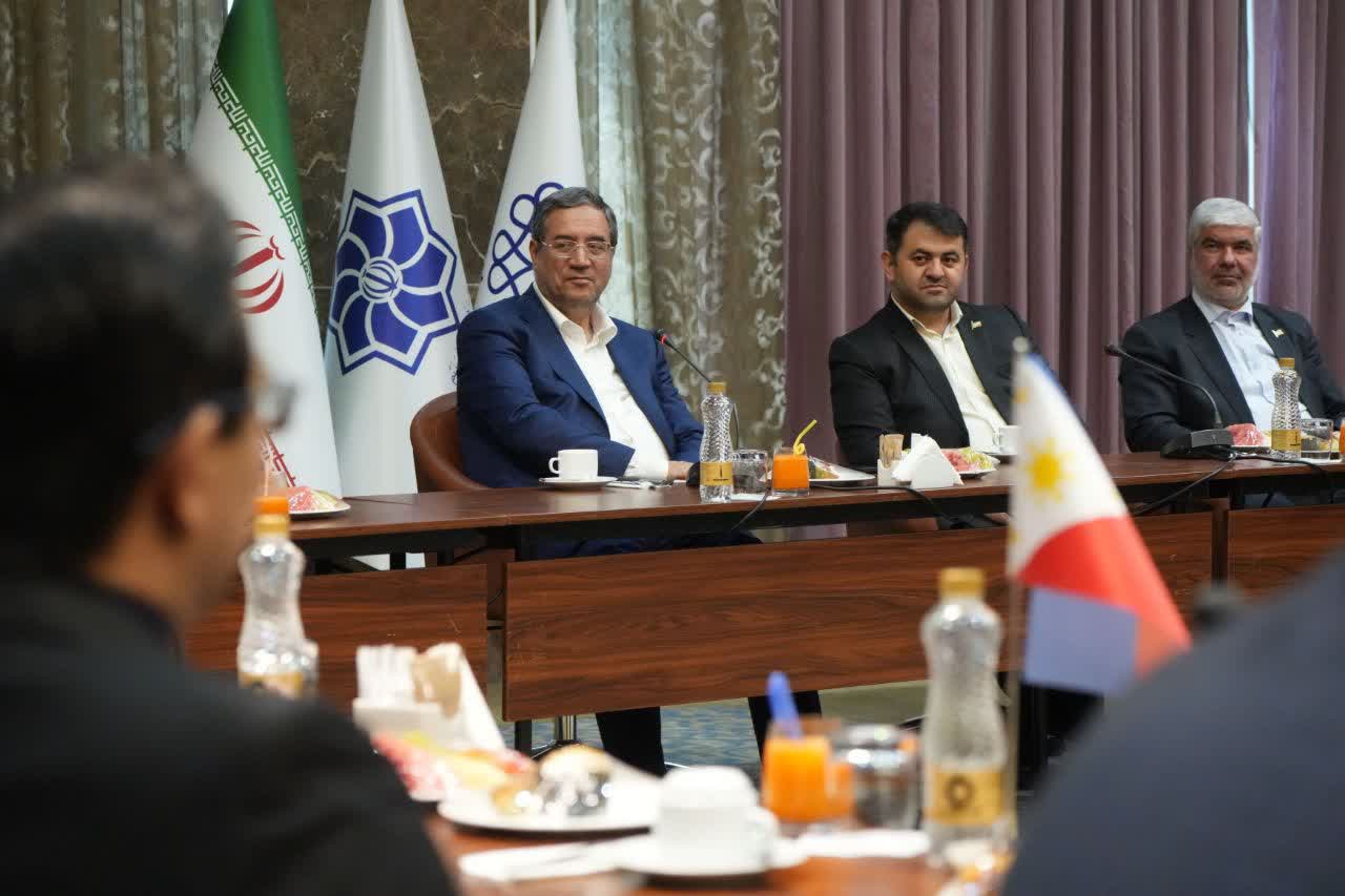 برگزاری نشست مشترک استاندار آذربایجانغربی با سفرای ازبکستان، اروگوئه، سریلانکا، فیلیپین و قرقیزستان