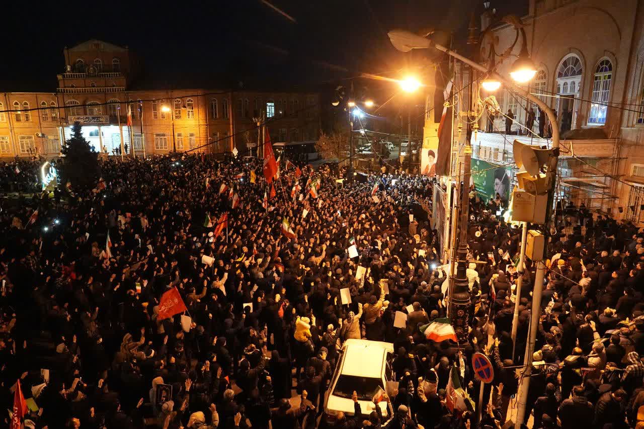 برگزاری آیین شهادت حضرت امام خامنه‌ای (قدس سره) و تشییع پیکر مطهر شهدای حافظان امنیت آذربایجان‌غربی + تصاویر