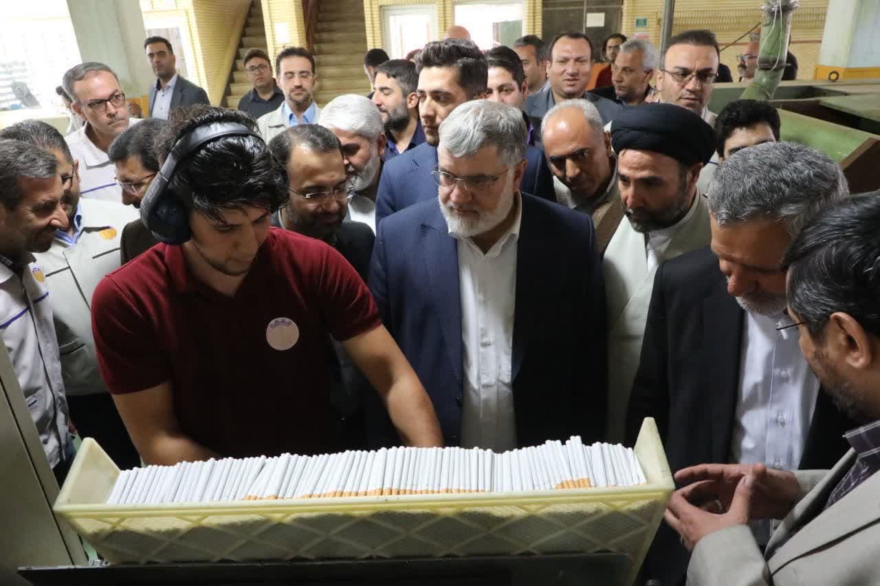 بازدید وزیر تعاون، کار و رفاه اجتماعی و استاندار آذربایجانغربی از خط تولید کارخانجات سیگارت سازی ارومیه
