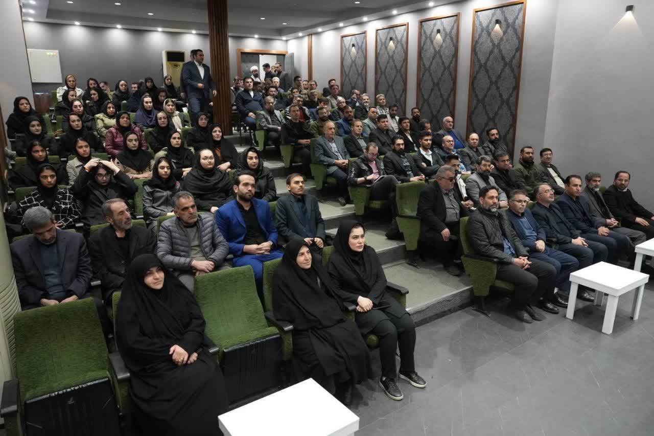 درنگ جایز نیست؛ حضور مردمی، اتحاد، همبستگی و همراهی لازمه ایفای مسئولیت تاریخی و اجتماعی در جنگ تحمیلی کنونی است