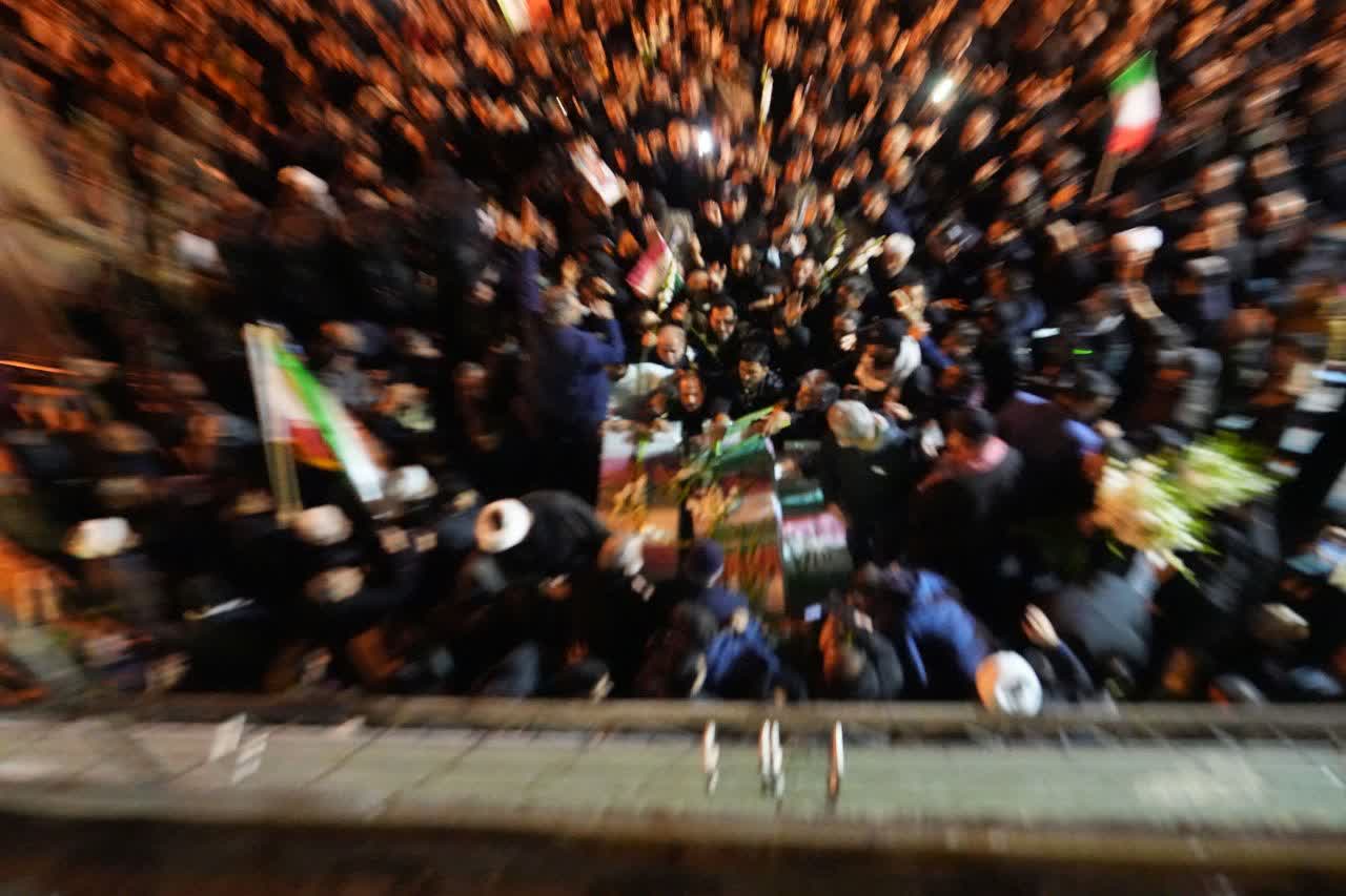 برگزاری آیین شهادت حضرت امام خامنه‌ای (قدس سره) و تشییع پیکر مطهر شهدای حافظان امنیت آذربایجان‌غربی + تصاویر