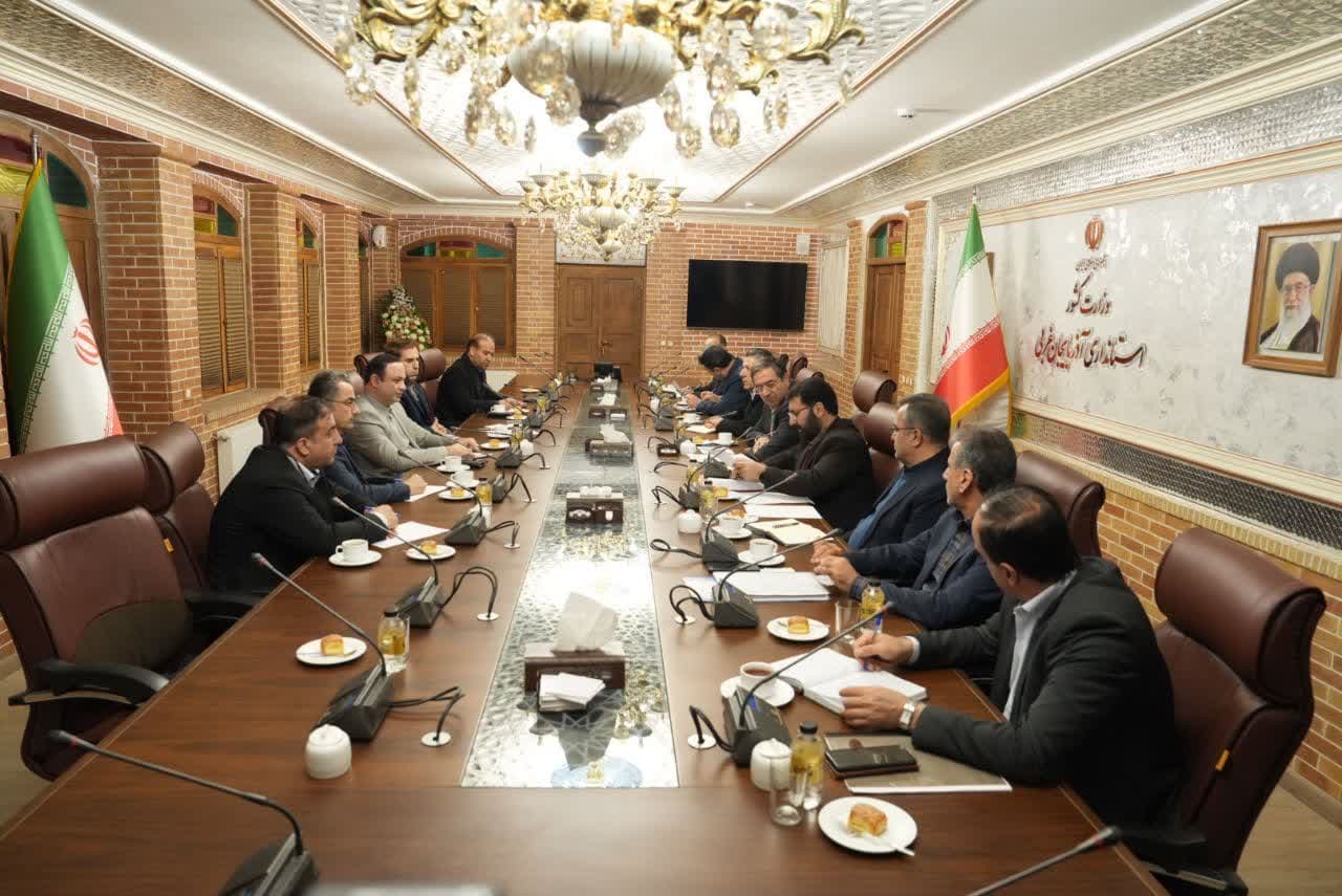 برگزاری نشست مشترک دبیر شورایعالی مناطق آزاد تجاری، صنعتی و ویژه اقتصادی کشور با استاندار آذربایجانغربی + تصاویر