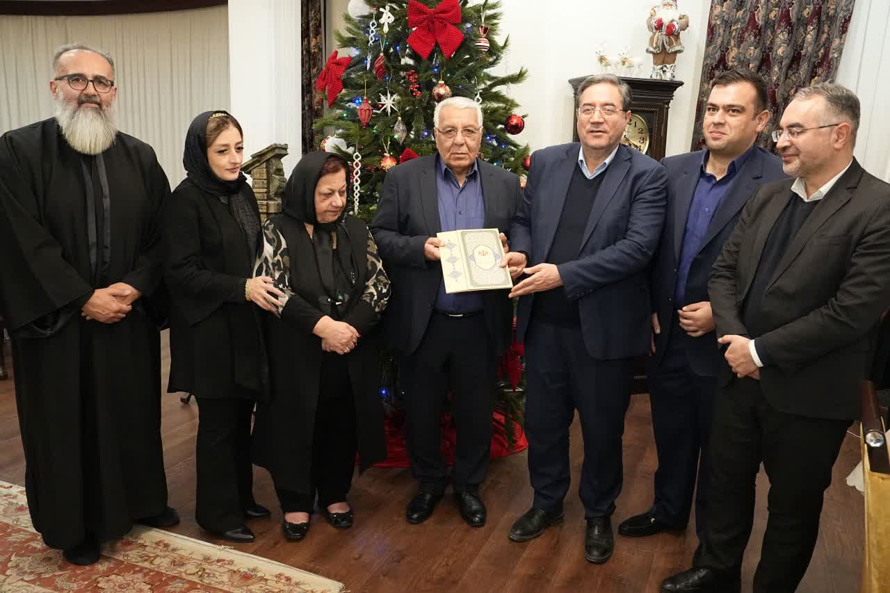 دیدار استاندار آذربایجان‌غربی با خانواده شهید ارمنی ساکو مجنونیانس + تصاویر