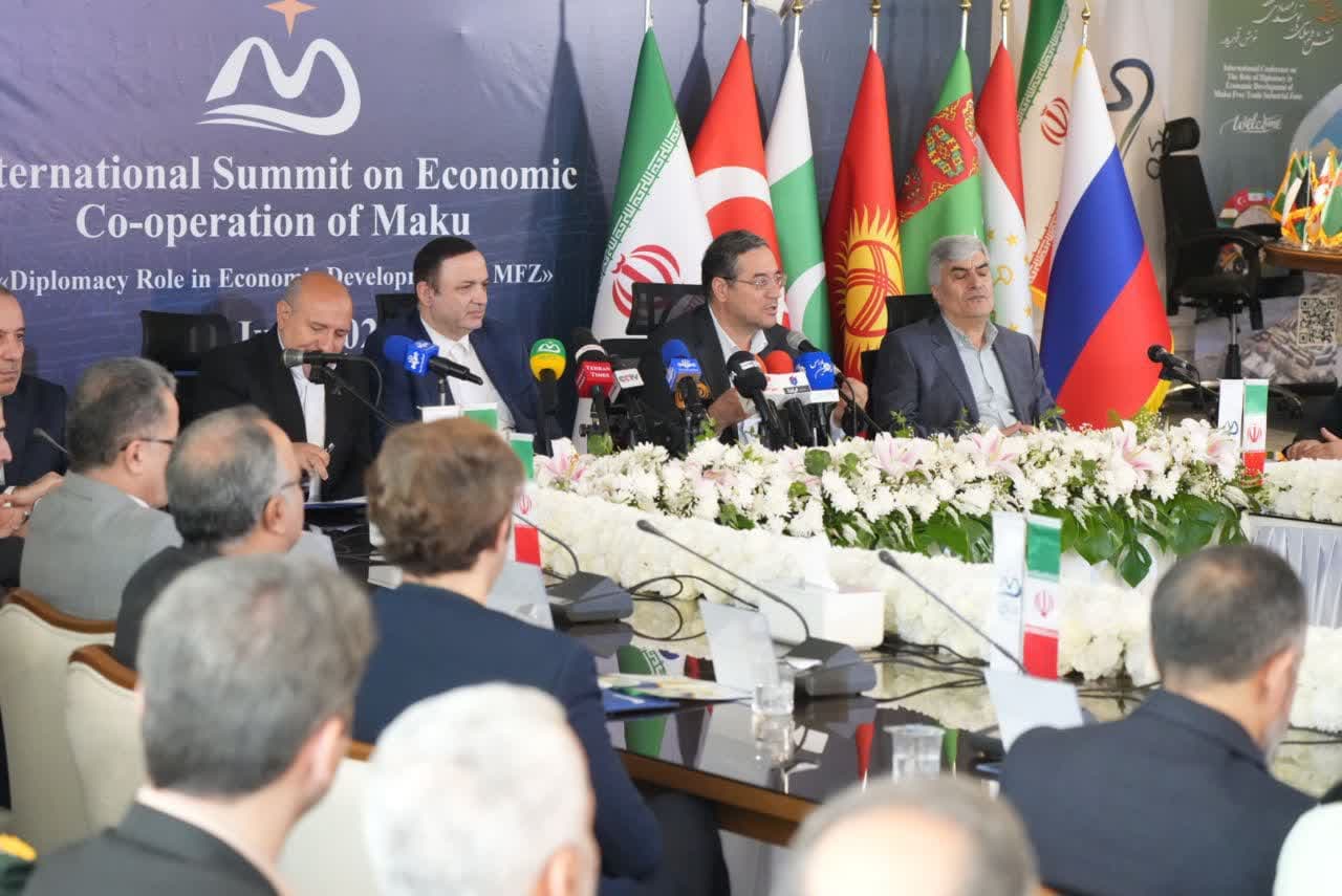 آلبوم تصویری / برگزاری دومین اجلاس بینالمللی نقش دیپلماسی در توسعه اقتصادی منطقه آزاد ماکو