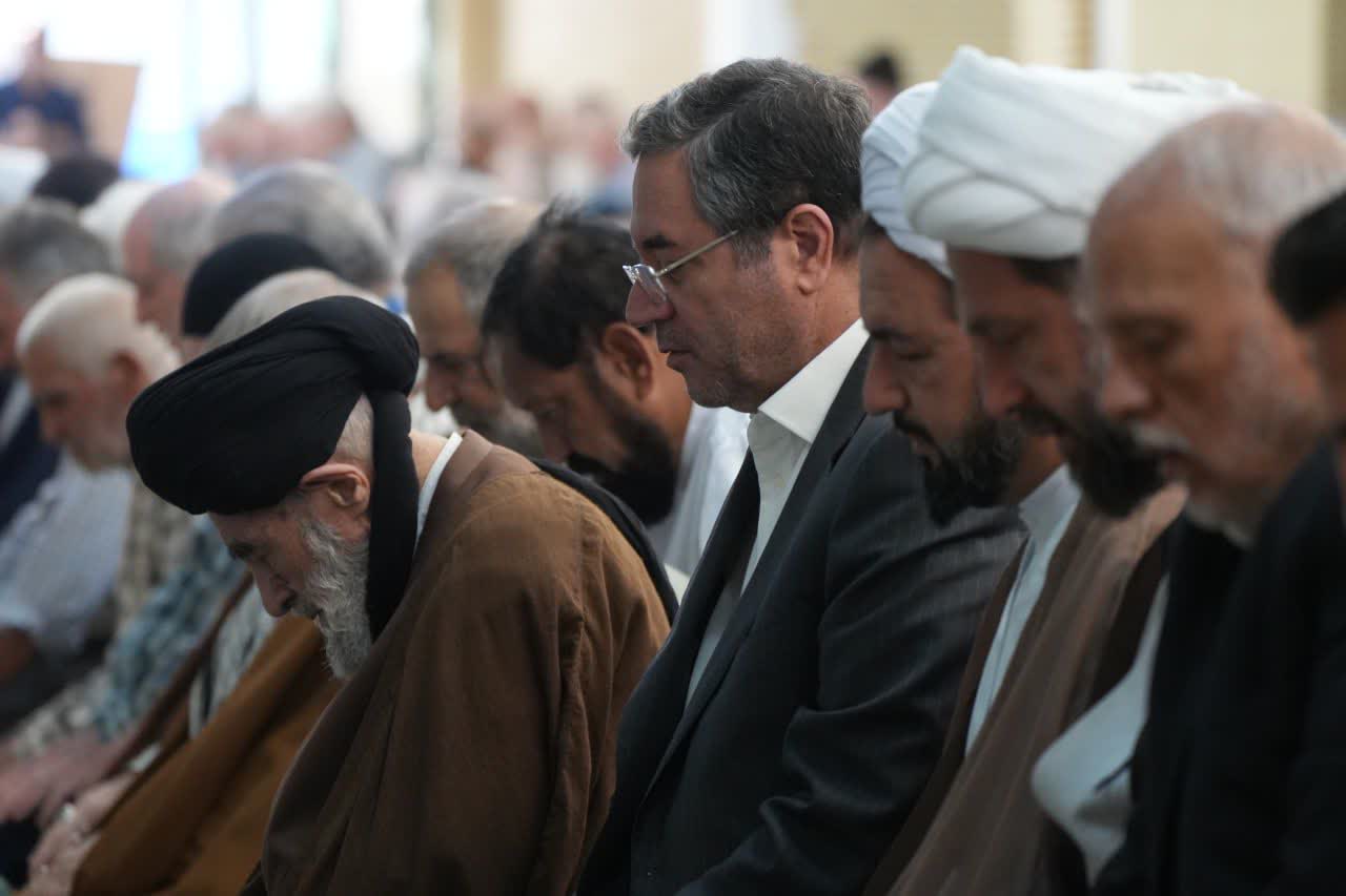 آلبوم تصویری / حضور استاندار آذربایجانغربی در آیین نماز جمعه ارومیه