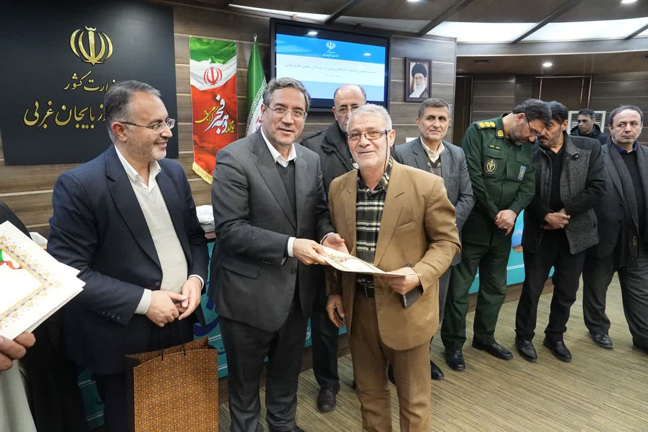 برگزاری نشست صمیمی استاندار آذربایجان‌غربی با رزمندگان غواص دفاع مقدس + تصاویر