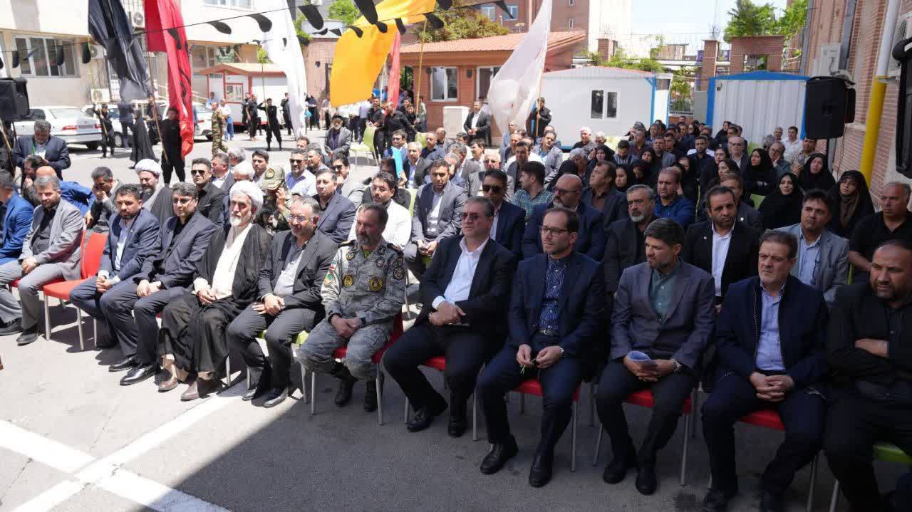 اهتزاز پرچم حسینی در ارومیه همزمان با آغاز ماه محرم + تصاویر
