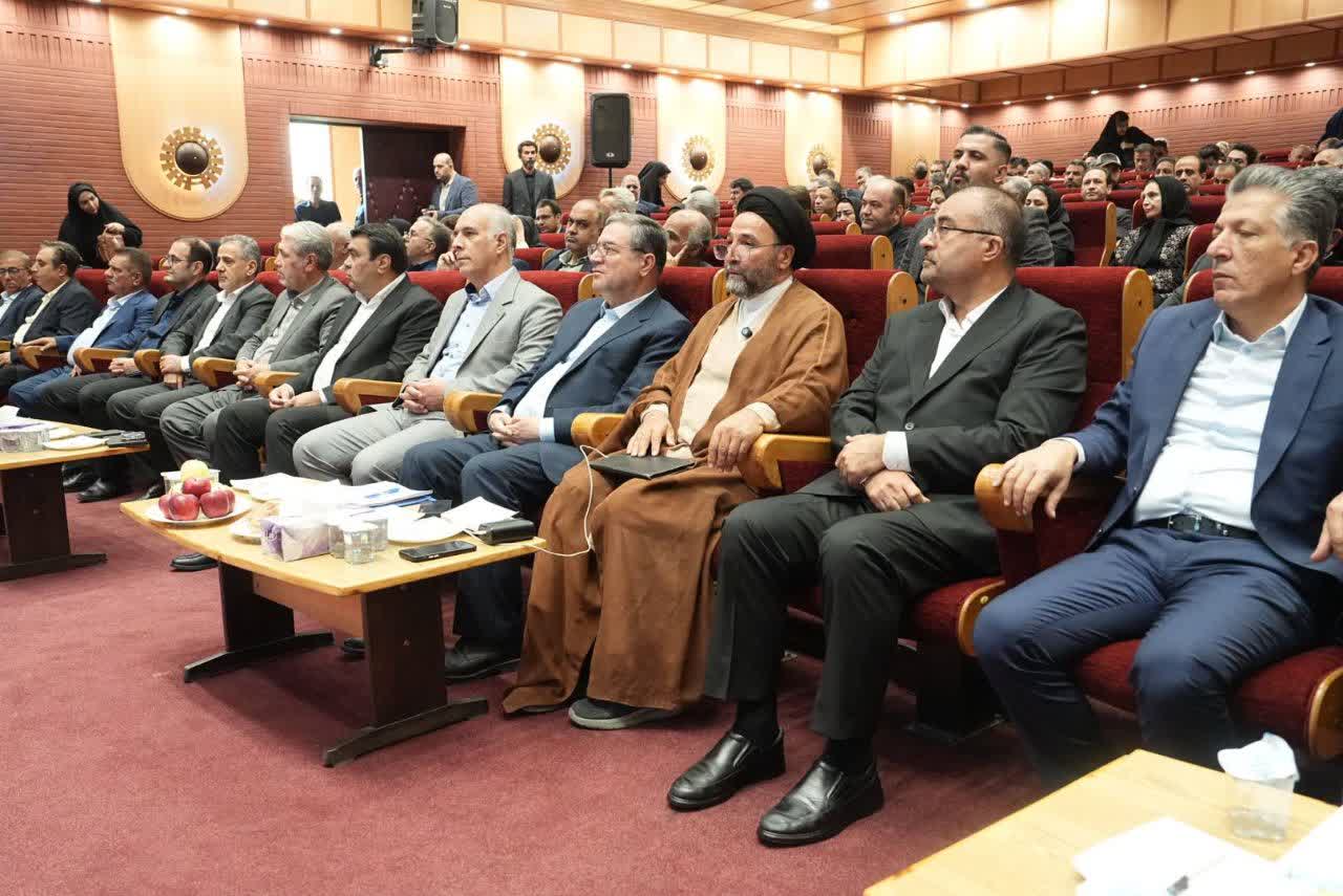 آلبوم تصویری / برگزاری نخستین همایش ملی روز سیب در ارومیه