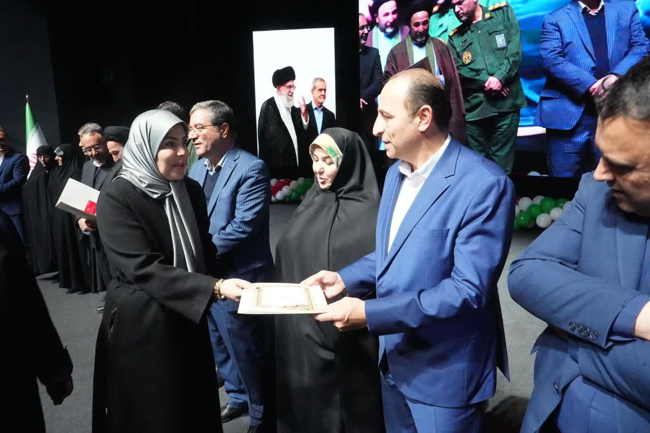 آلبوم تصویری / برگزاری رویداد استانی روشنای مهر و آیین تجلیل از بانوان تأثیرگذار آذربایجانغربی