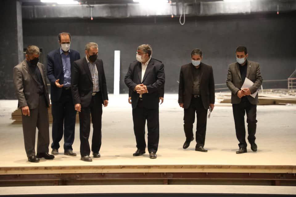 بازدید محمدصادق معتمدیان استاندار آذربایجان غربی از روند تجهیز تالار مرکزی ارومیه