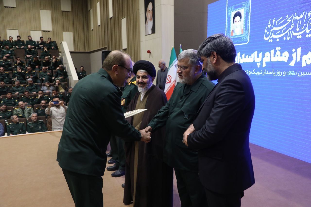آلبوم تصویری / برگزاری آیین تکریم مقام پاسدار در ارومیه