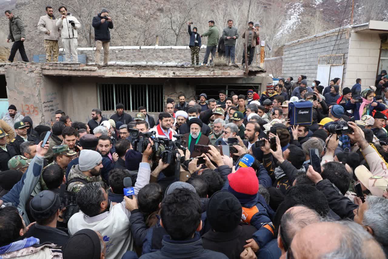 آلبوم تصویری / بازدید رئیس جمهور از روند اسکان اضطراری و برخی از مناطق زلزلهزده شهرستان خوی