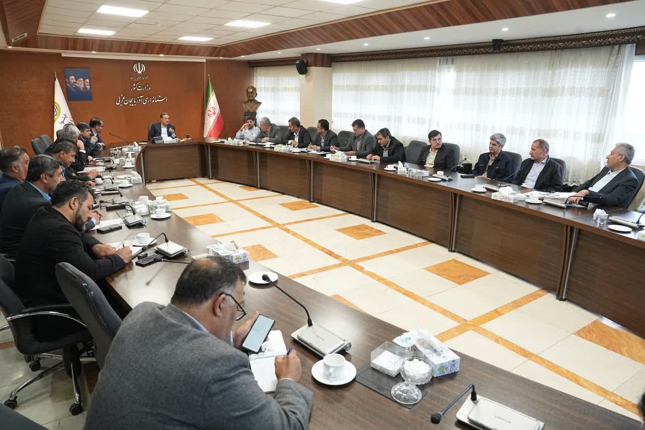 برگزاری جلسه هماهنگی ساماندهی ساحل دریاچه ارومیه در اطراف پل میانگذر شهید کلانتری + تصاویر