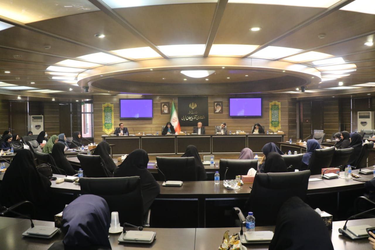 آلبوم تصویری / نشست بانوان شاغل در استانداری با معاونین استاندار آذربایجان غربی
