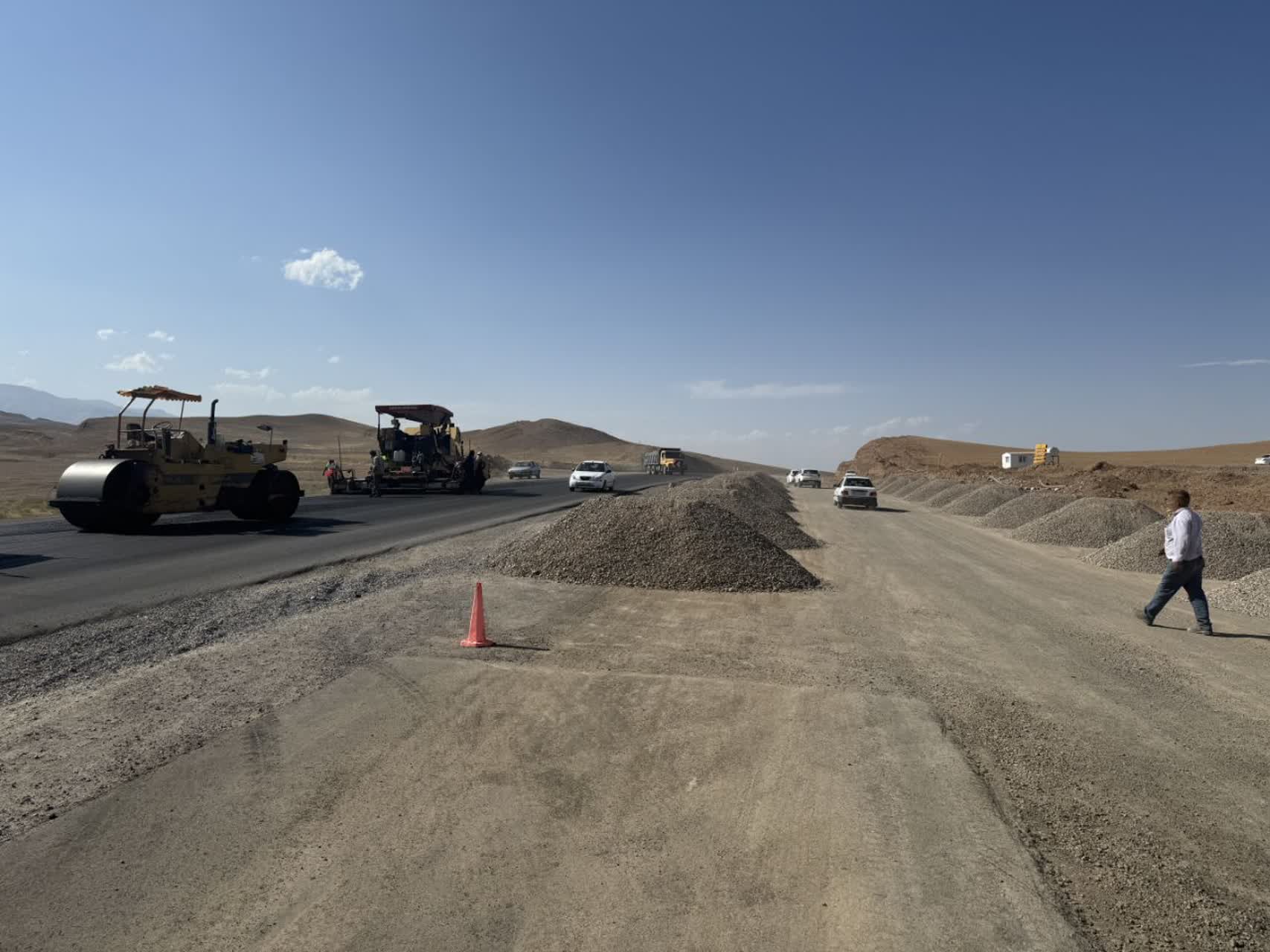 بازدید استاندار آذربایجانغربی از روند عملیات اجرایی قطعه چهارم محور سهراهی ایواوغلی تا گیت ورودی منطقه آزاد ماکو