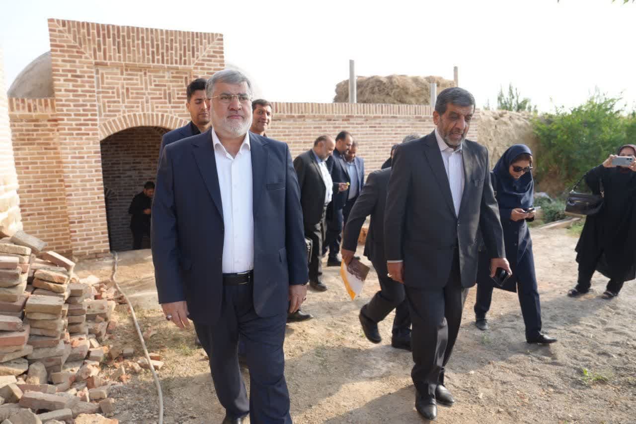 بازدید وزیر میراث فرهنگی، گردشگری و صنایع دستی از روند مرمت و بازسازی قلعه بدلبو در ارومیه + تصاویر