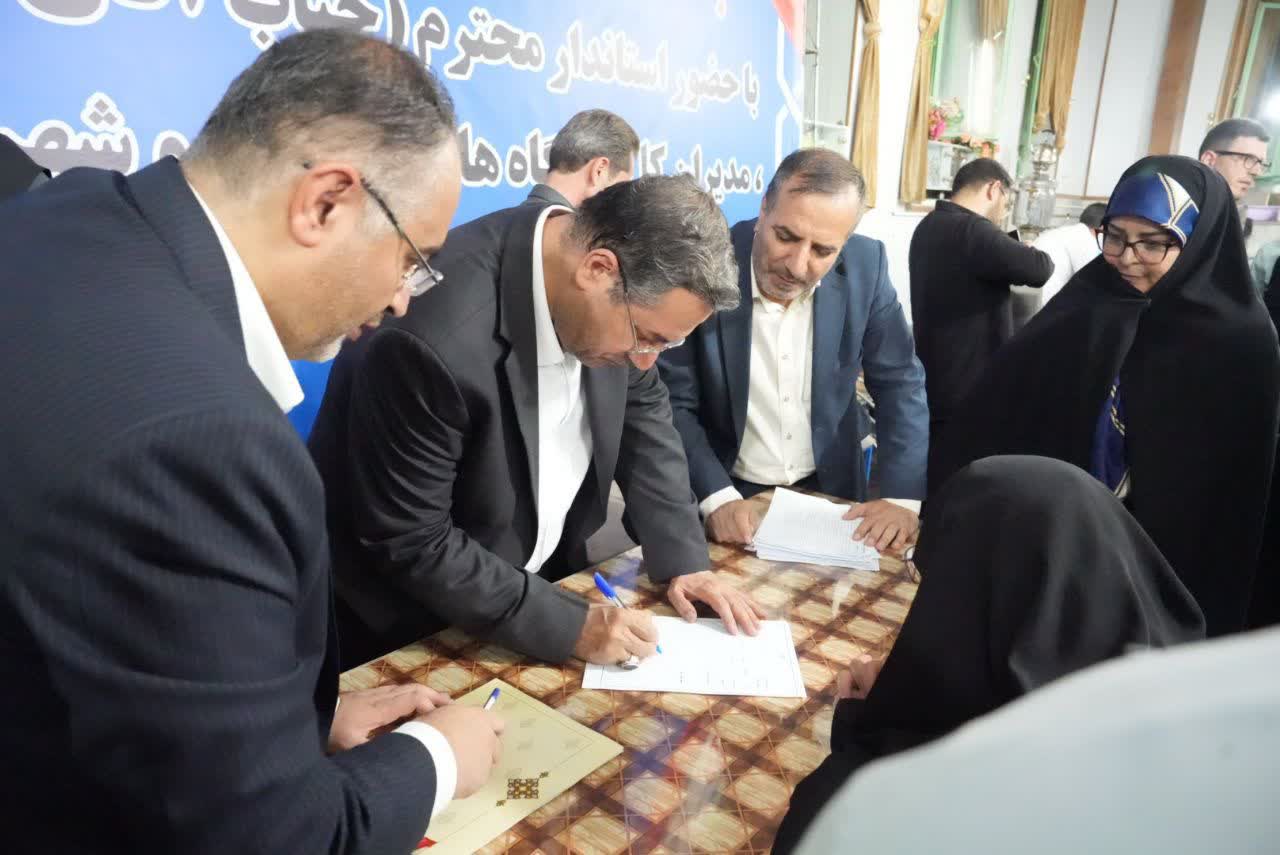 برگزاری میز خدمت محلهمحور بهمناسبت هفته دولت در ارومیه + تصاویر