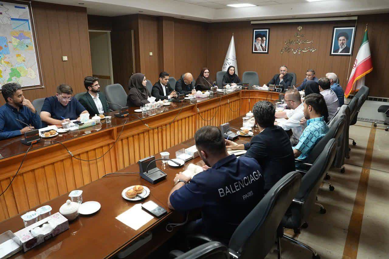 تقدیر معاون استاندار آذربایجانغربی از نقشآفرینی سازمانهای مردمنهاد در تقویت روحیه همدلی در ایام جنگ رمضان