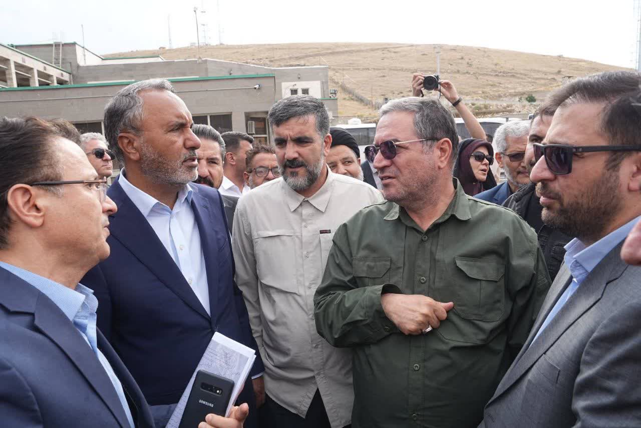 بازدید استاندار آذربایجانغربی و هیئت رئیسه کمیسیون عمران مجلس از گمرک و پایانه مرزی بازرگان + تصاویر