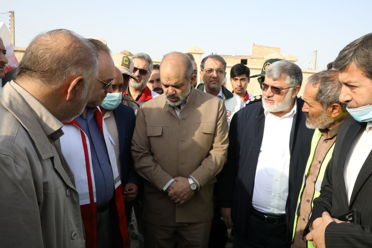 آلبوم تصویری / حضور وزیر کشور در مناطق زلزله زده شهرستان خوی