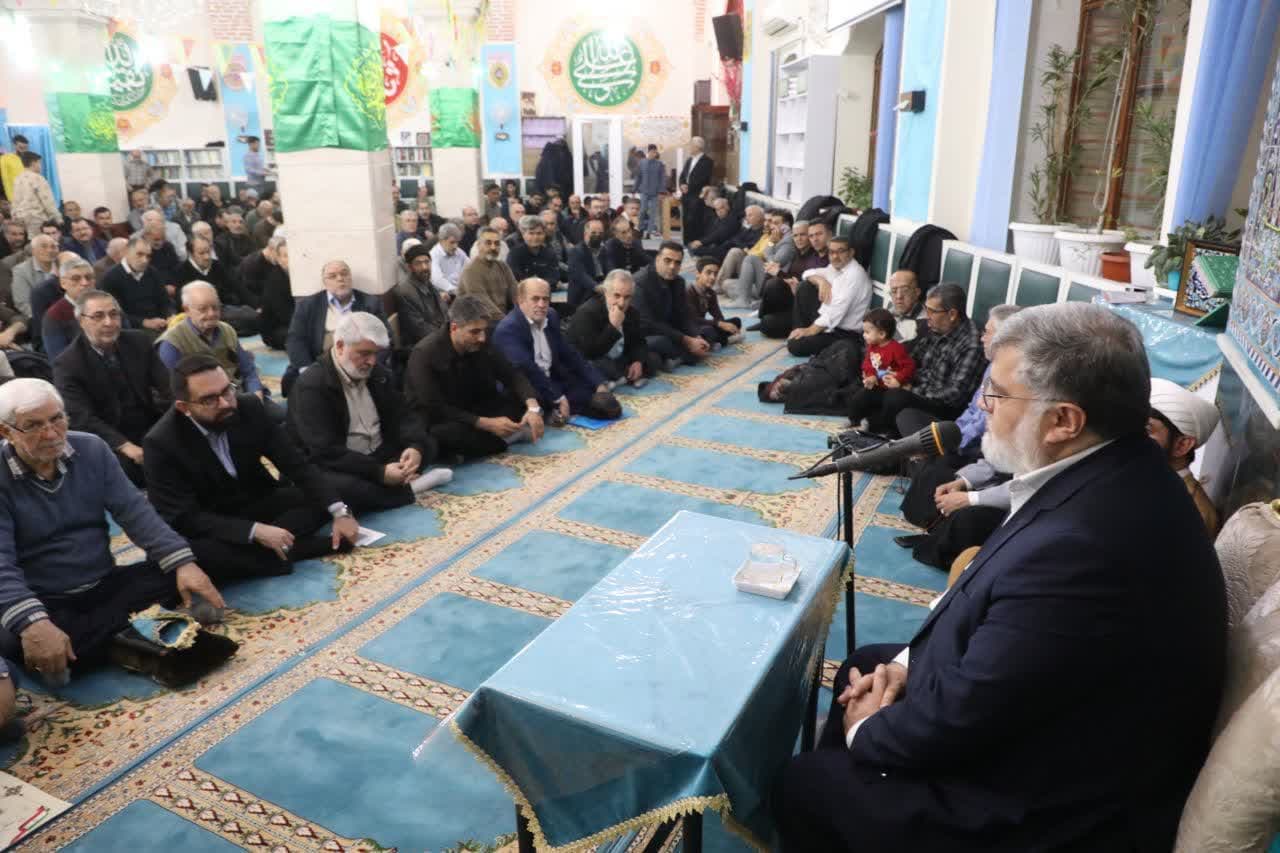 آلبوم تصویری / حضور استاندار آذربایجانغربی در جمع نمازگزاران مسجد بقیه الله ارومیه