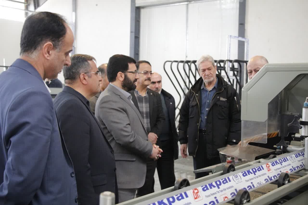 بازدید معاون هماهنگی امور اقتصادی استاندار آذربایجان غربی از دو شرکت تولیدی و صنعتی در ارومیه