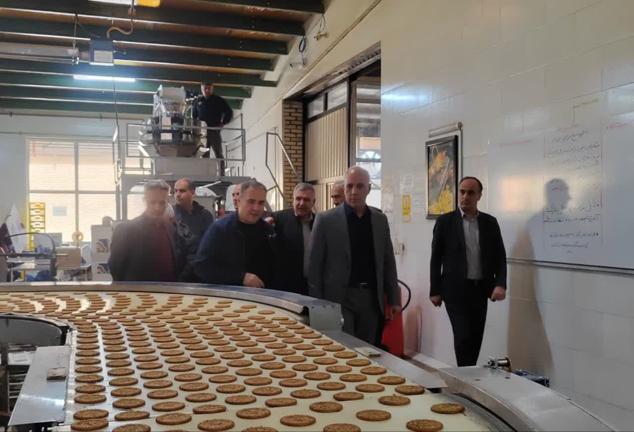 بازدید معاون استاندار آذربایجان‌غربی از یک واحد تولید مواد غذایی در ارومیه + تصاویر