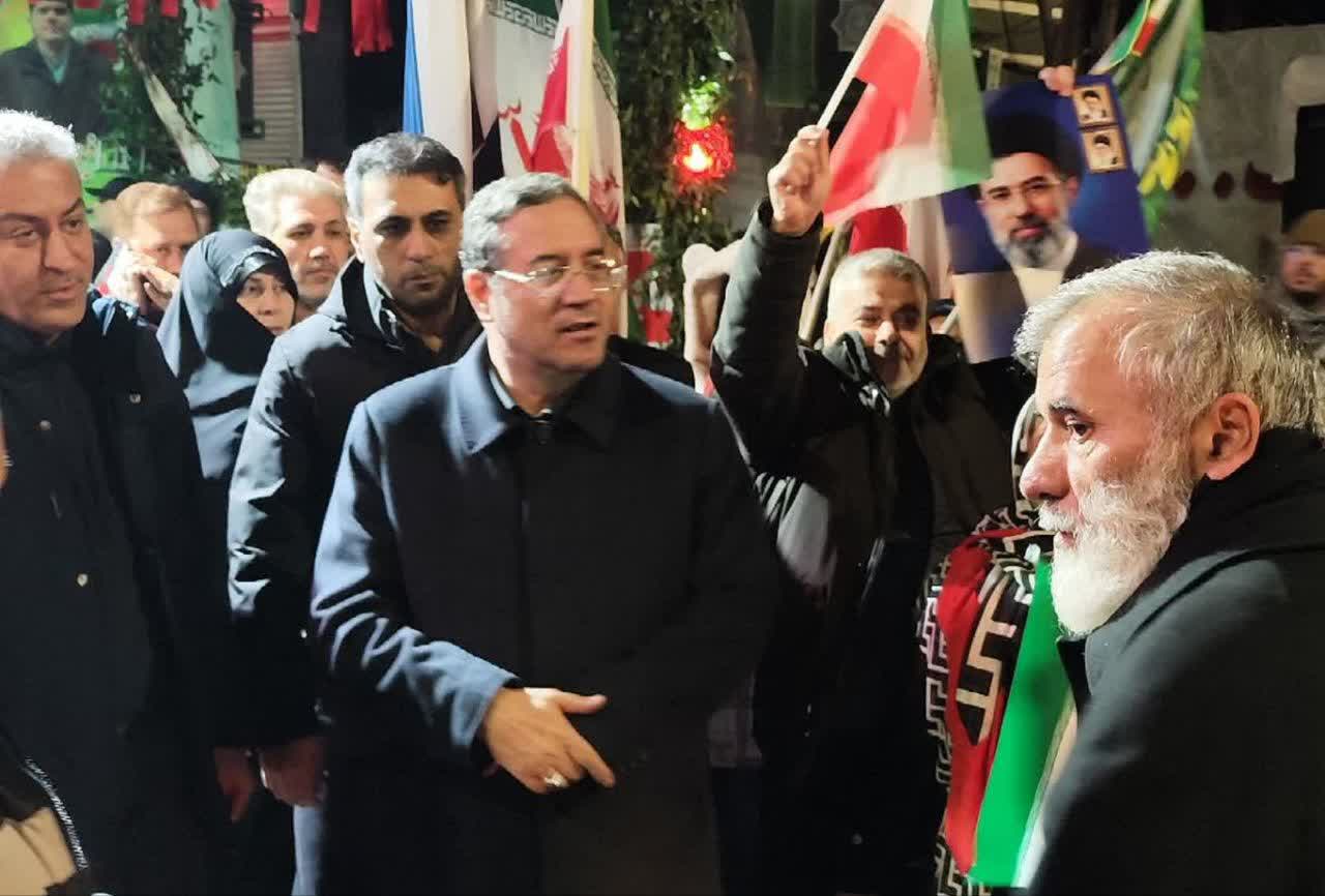 تداوم برگزاری تجمعات شبانه مردم و مسئولان در ارومیه + تصاویر