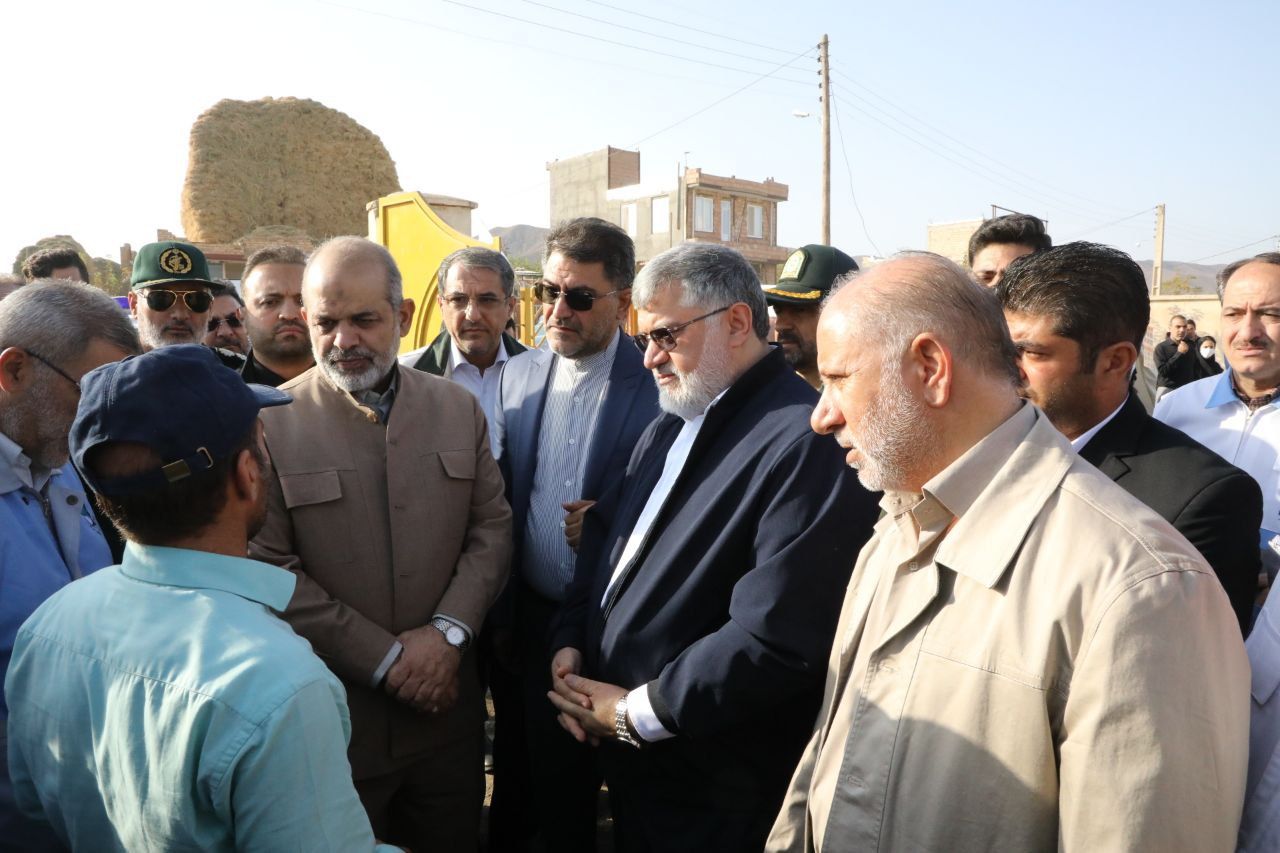 آلبوم تصویری / حضور وزیر کشور در مناطق زلزله زده شهرستان خوی