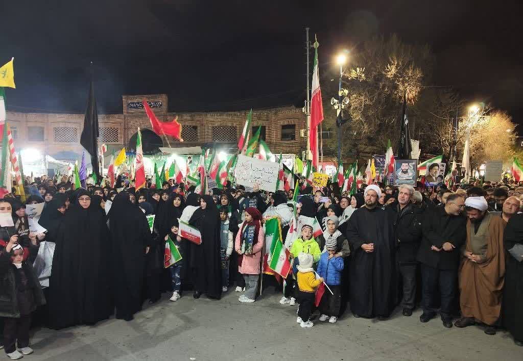 سی‌امین شب پاسداری مردم ارومیه از خیابان‌ها در تجمع شبانه مردمی + تصاویر