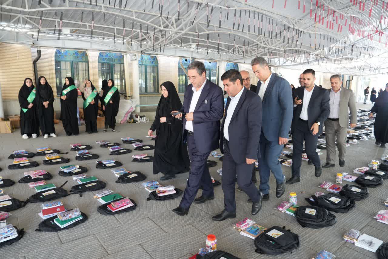 برگزاری مراسم اهدای یک‌هزار پک تحصیل به کودکان نیازمند + تصاویر