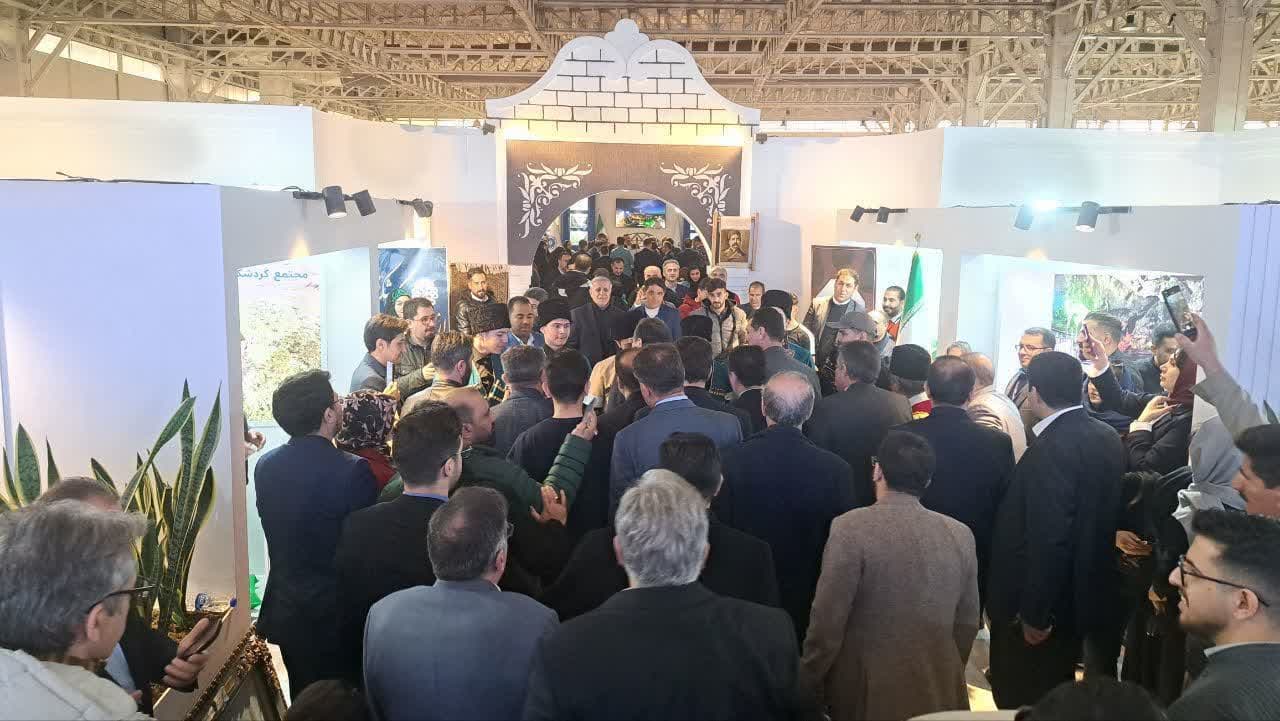 بازدید استاندار آذربایجان غربی از غرفه استان در نمایشگاه بین المللی گردشگری و صنایع وابسته تهران + تصاویر