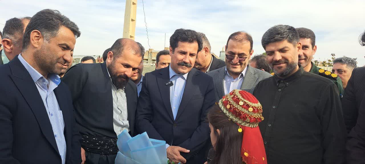 افتتاح همزمان طرح هادی 12 روستا در اشنویه با حضور معاون رئیسجمهور