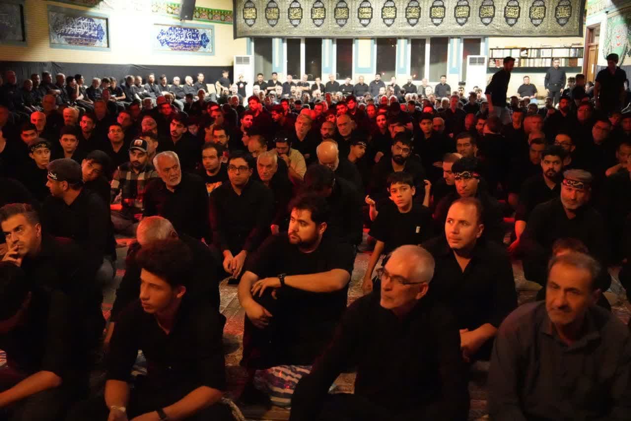 برگزاری آیین معنوی عزاداری شب عاشورای حسینی در مسجد لطفعلیخان ارومیه + تصاویر