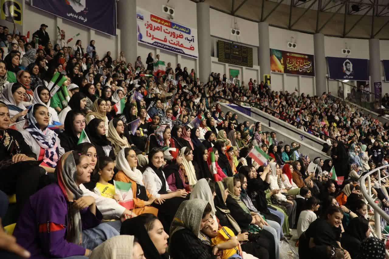 آلبوم تصویری / حضور استاندار آذربایجانغربی در ورزشگاه شش هزار نفری غدیر ارومیه