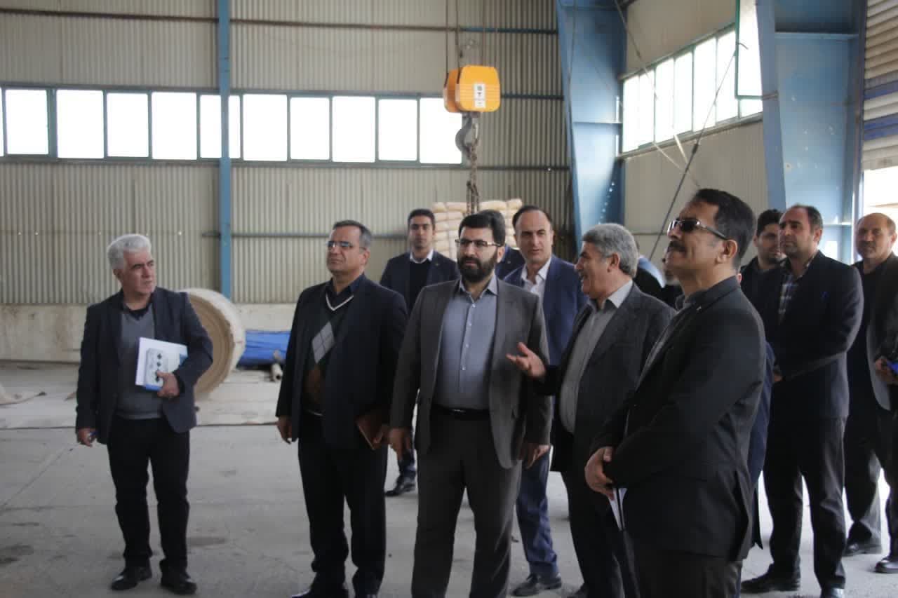 بازدید معاون هماهنگی امور اقتصادی استاندار آذربایجان غربی از دو شرکت تولیدی و صنعتی در ارومیه