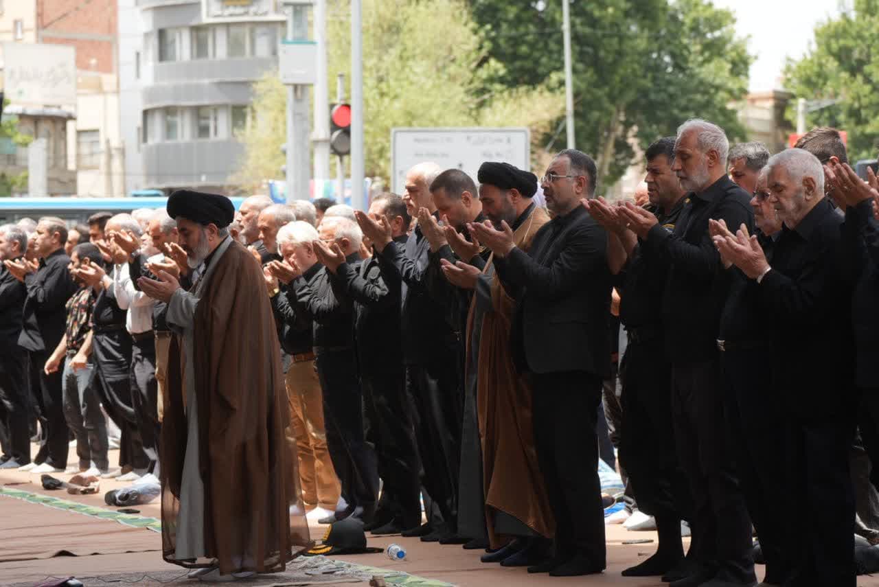 آلبوم تصویری / اقامه نماز ظهر عاشورا در ارومیه