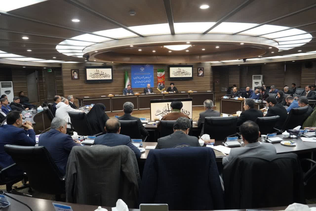 برگزاری نشست فعالان اقتصادی، کارآفرینان و تولیدکنندگان آذربایجانغربی با رئیس مجلس شورای اسلام + تصاویر