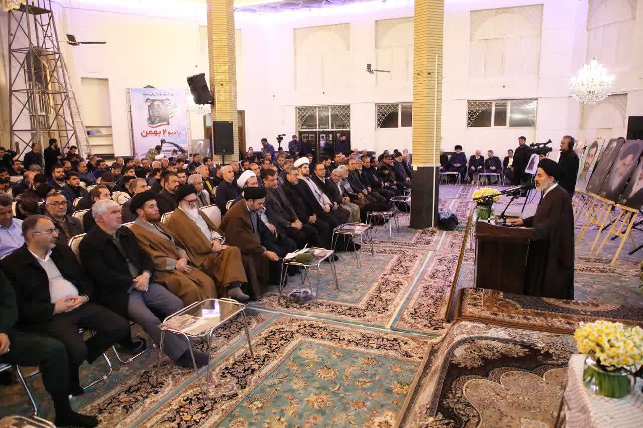 برگزاری آیین گرامیداشت سالروز 2 بهمن 1357 در ارومیه + تصاویر