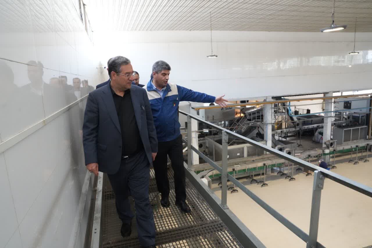 بازدید استاندار آذربایجانغربی از کارخانه پاکدیس ارومیه + تصاویر