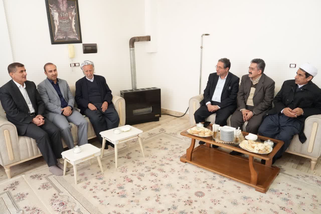 دیدار استاندار آذربایجانغربی با خانواده شهید محمدصالح صاحبی + تصاویر