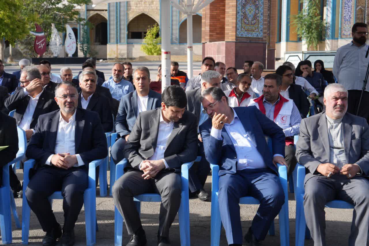 ادای احترام وزیر ارتباطات و فناوری اطلاعات به مقام شامخ شهدای ارومیه + تصاویر