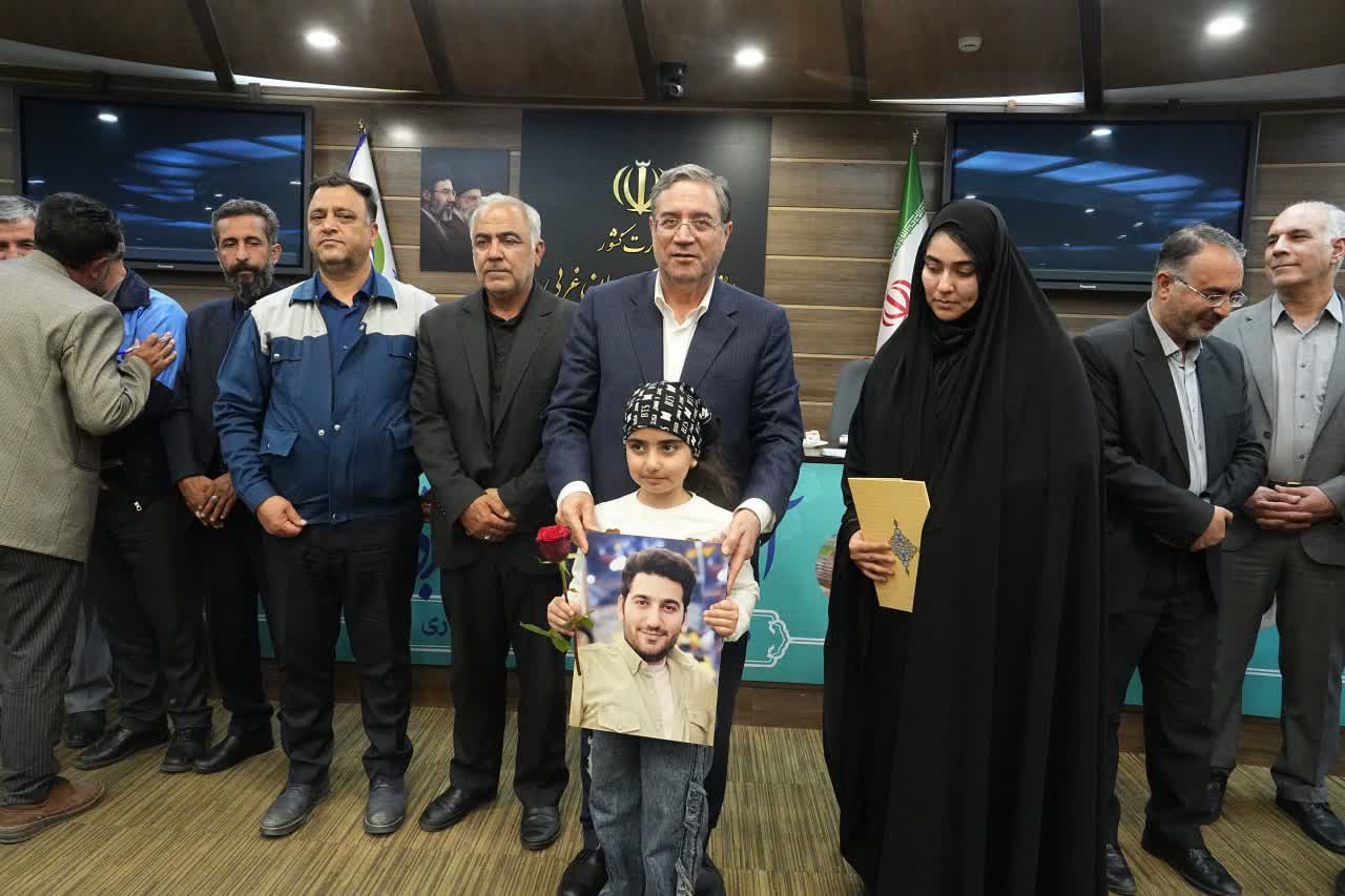 آلبوم تصویری / برگزاری آیین گرامیداشت هفته کارگر در ارومیه