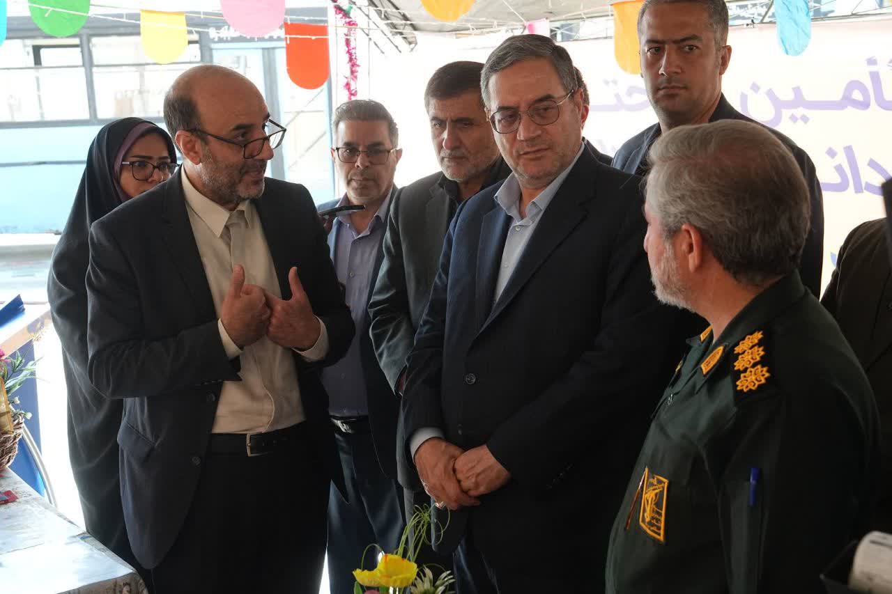 هیچ دانشآموزی نباید به دلیل مشکلات مالی از تحصیل بازبماند