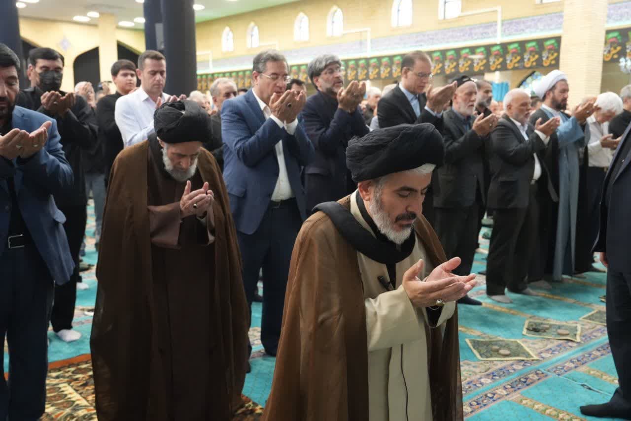 حضور استاندار آذربایجانغربی در آیین نماز جمعه ارومیه + تصاویر