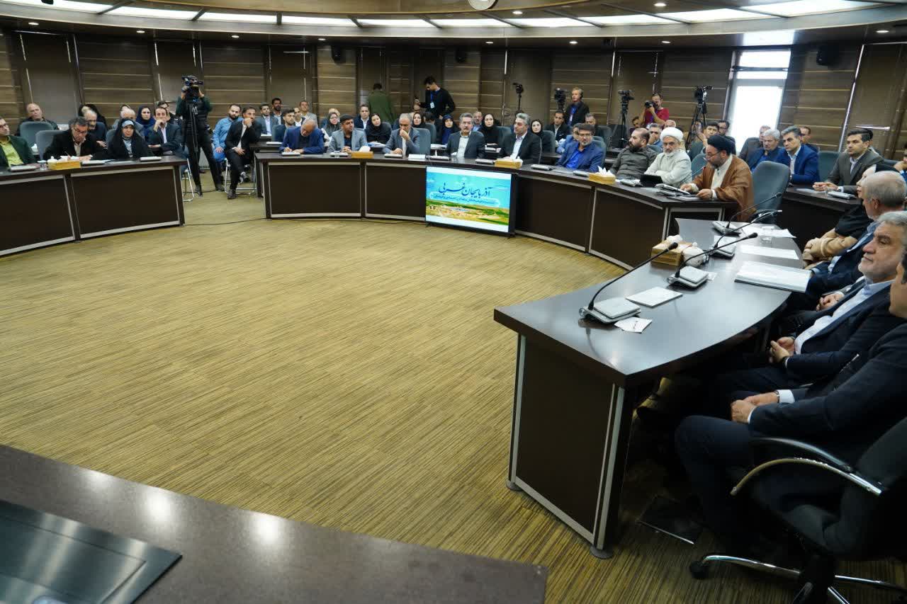 آلبوم تصویری / برگزاری نشست فرهیختگان و فعالان سیاسی، اجتماعی و فرهنگی آذربایجانغربی